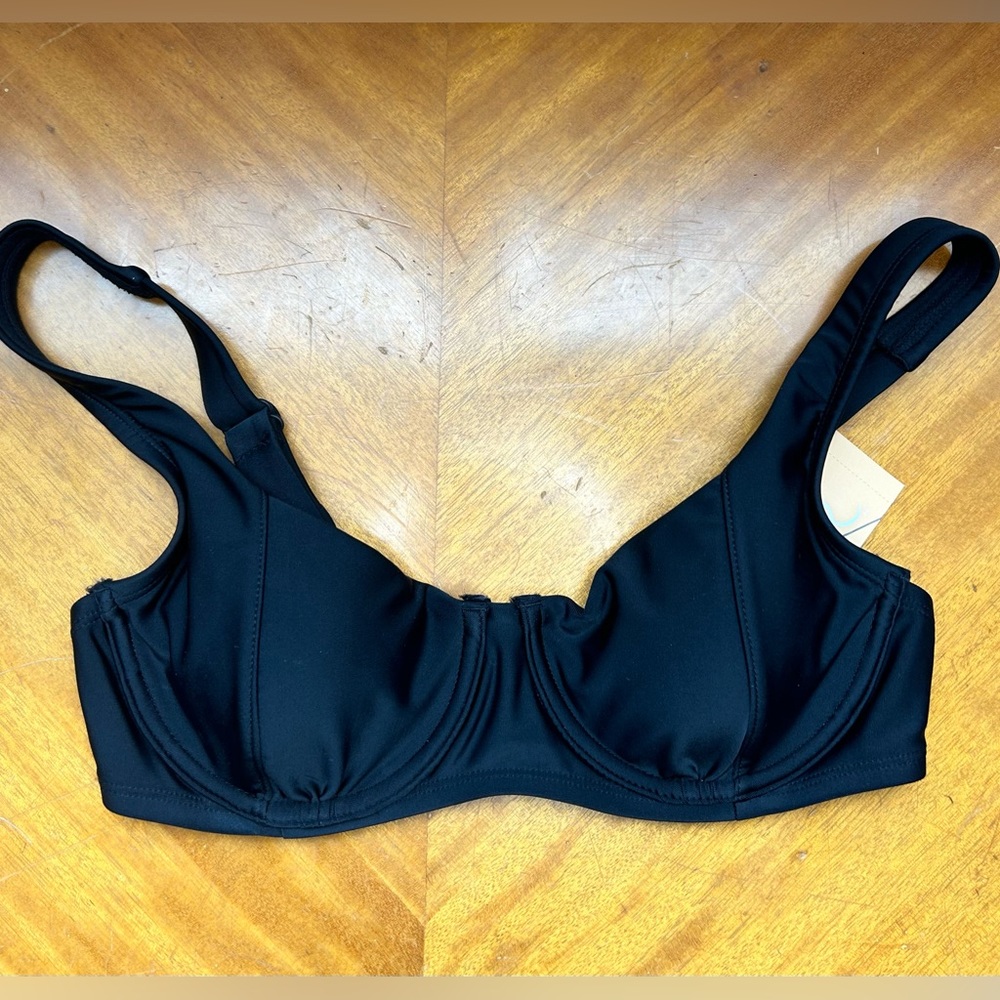 NWT, Kona Sol Bikini Top